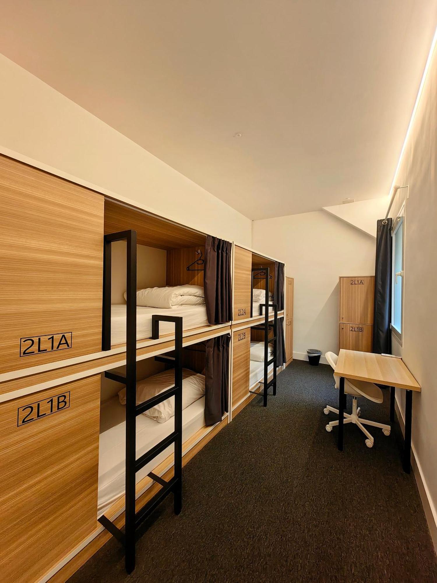 Hostel Siesta & Go Мадрид Екстериор снимка