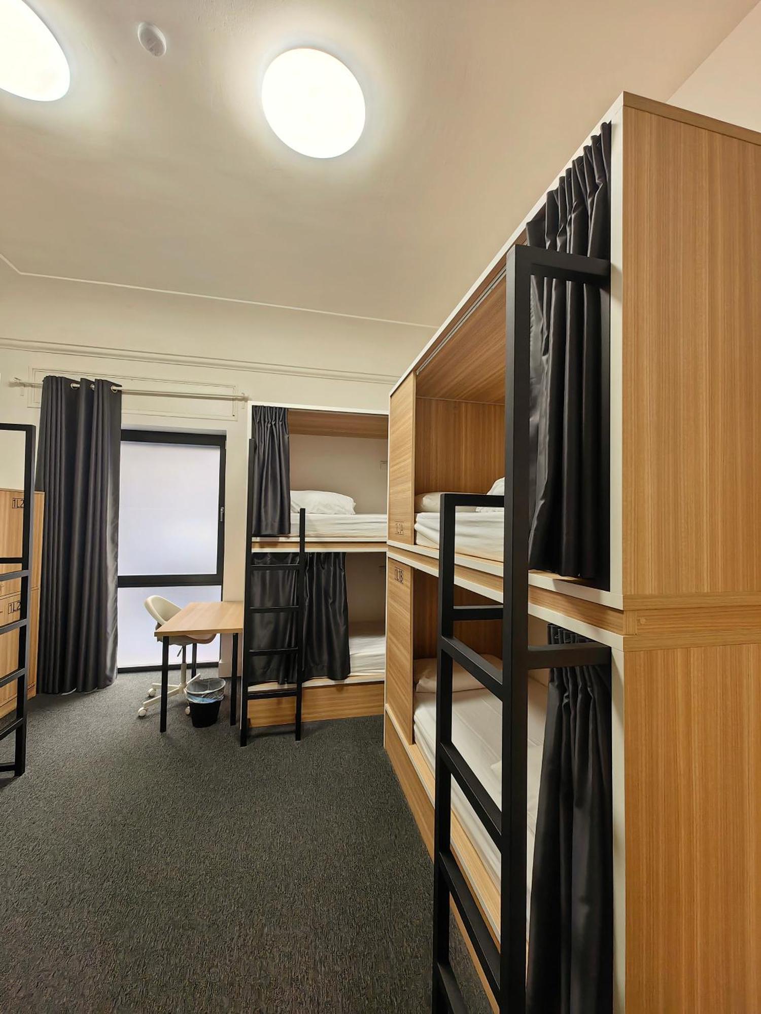Hostel Siesta & Go Мадрид Екстериор снимка