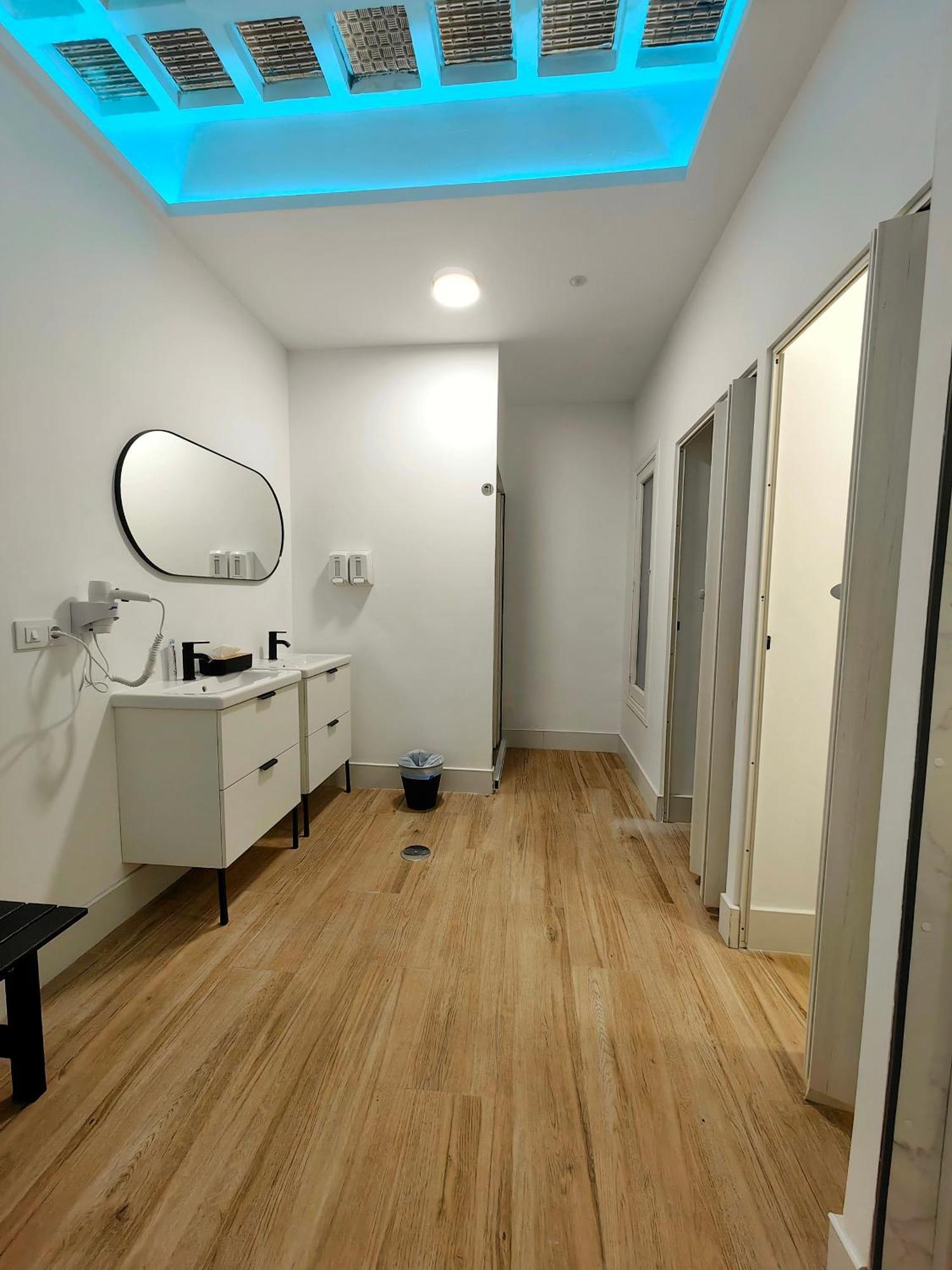 Hostel Siesta & Go Мадрид Екстериор снимка