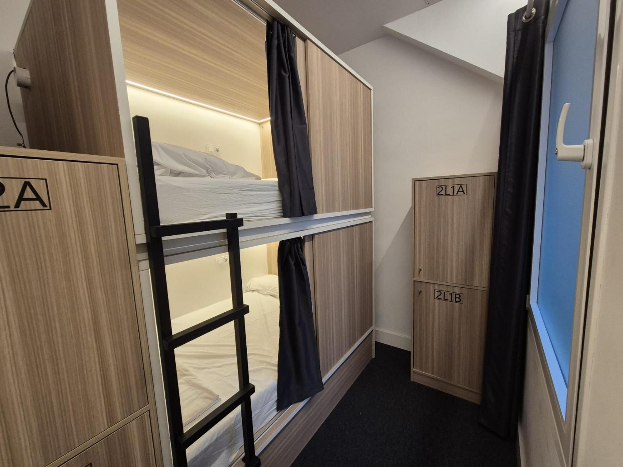 Hostel Siesta & Go Мадрид Екстериор снимка