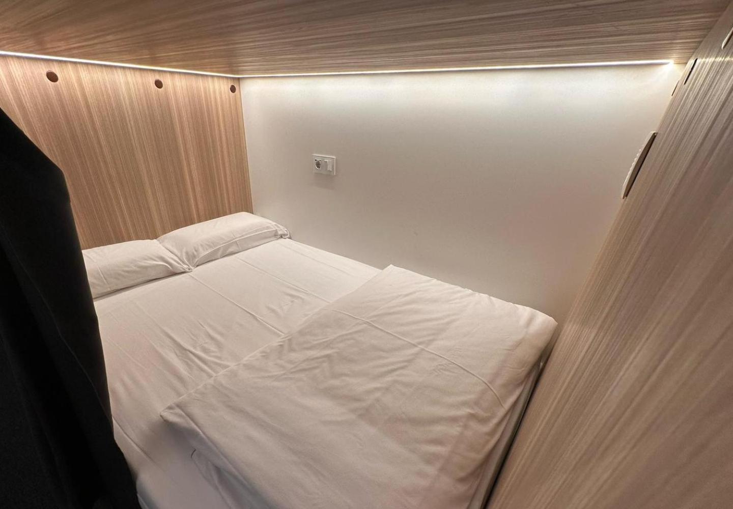 Hostel Siesta & Go Мадрид Екстериор снимка